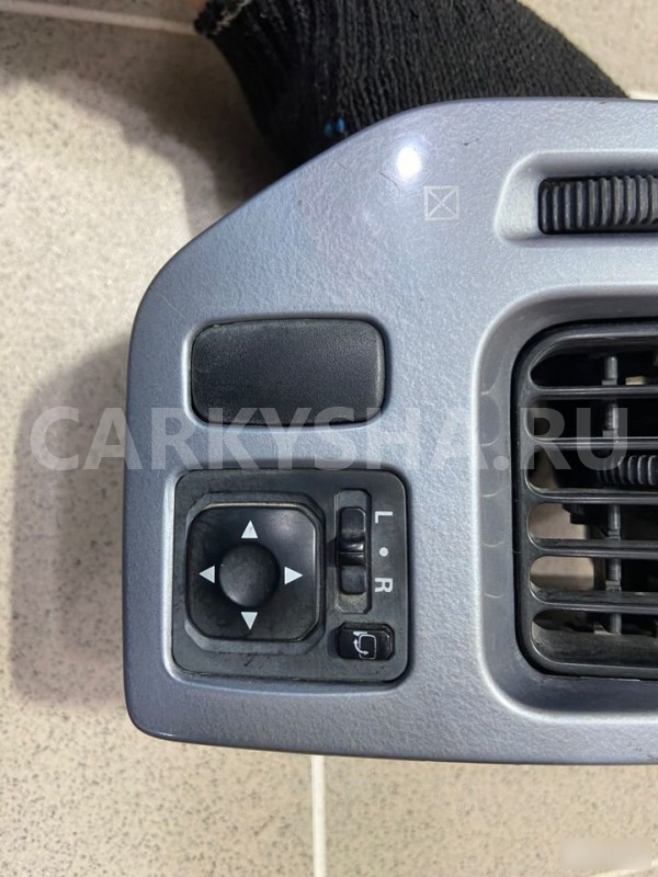 Дефлектор воздушный,правый Mitsubishi Mirage Dingo Mitsubishi Dingo оригинальный номер SPC00647