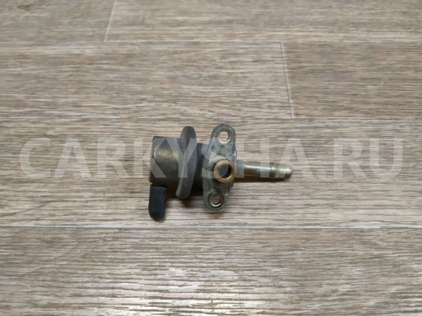 Регулятор давления топлива Nissan Presea оригинальный номер 2267086G01