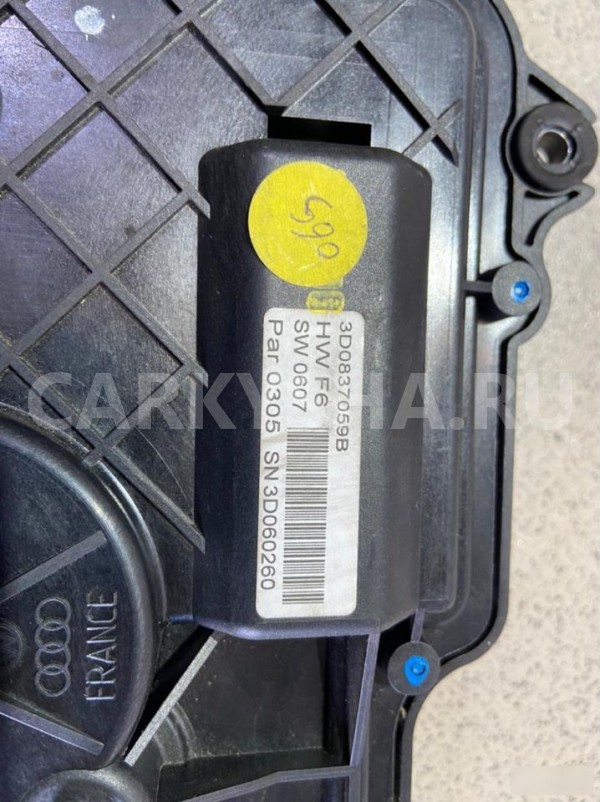 Доводчик двери передний правый Volkswagen Phaeton Volkswagen Phaeton оригинальный номер 3D0837059B