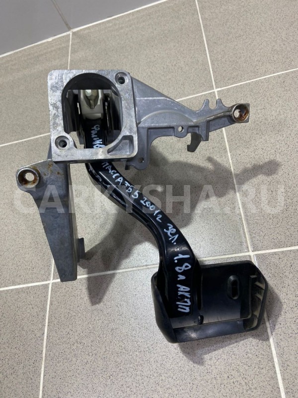 Педаль тормоза Volkswagen Passat 2001 Volkswagen Passat оригинальный номер 8D1721117K