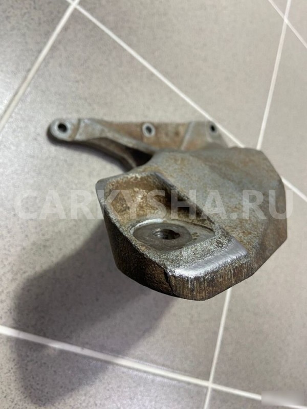 Кронштейн двигателя левый BMW X5 E53 BMW X5 оригинальный номер 6751345