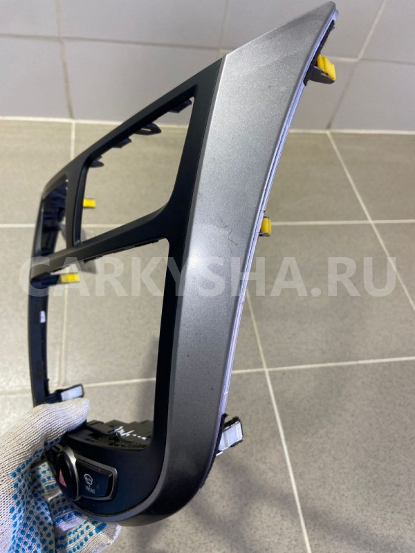 Рамка магнитолы Hyundai Solaris G4FA Hyundai Solaris оригинальный номер 847401R100