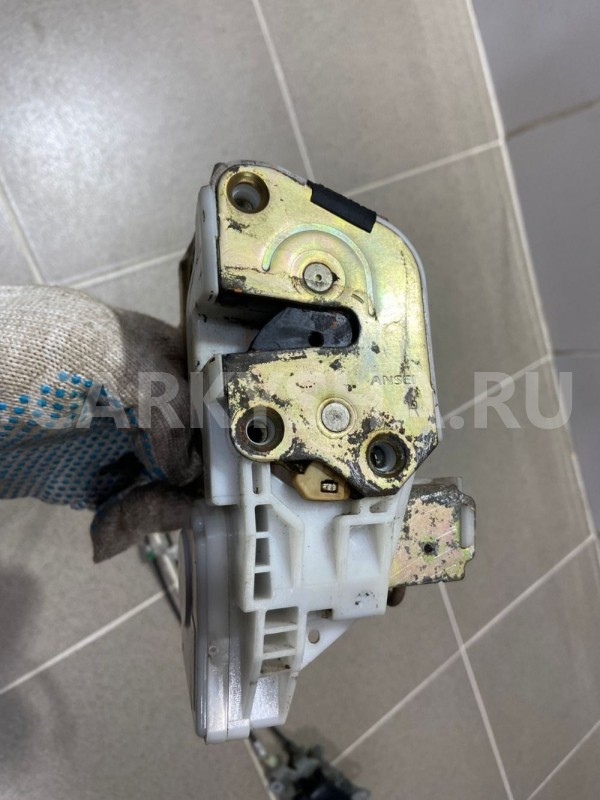 Замок двери п. правый Mitsubishi Eclipse 3G Mitsubishi Eclipse оригинальный номер MR415240