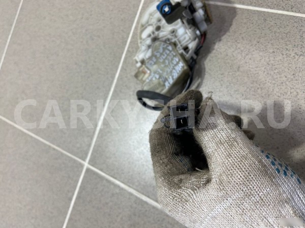 Замок двери задний левый Nissan Laurel 2000 г Nissan Laurel оригинальный номер 825525P013