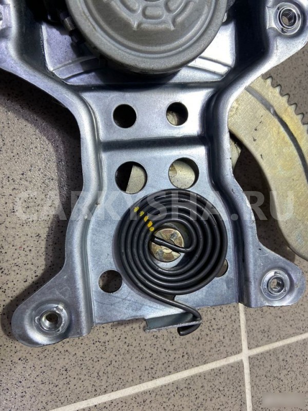 Стеклоподъемник задний правый Nissan Cube 1999 г Nissan Cube оригинальный номер 8273073B00